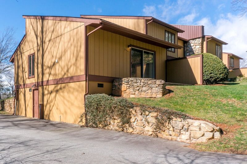 Arden House: 137 Colony Dr