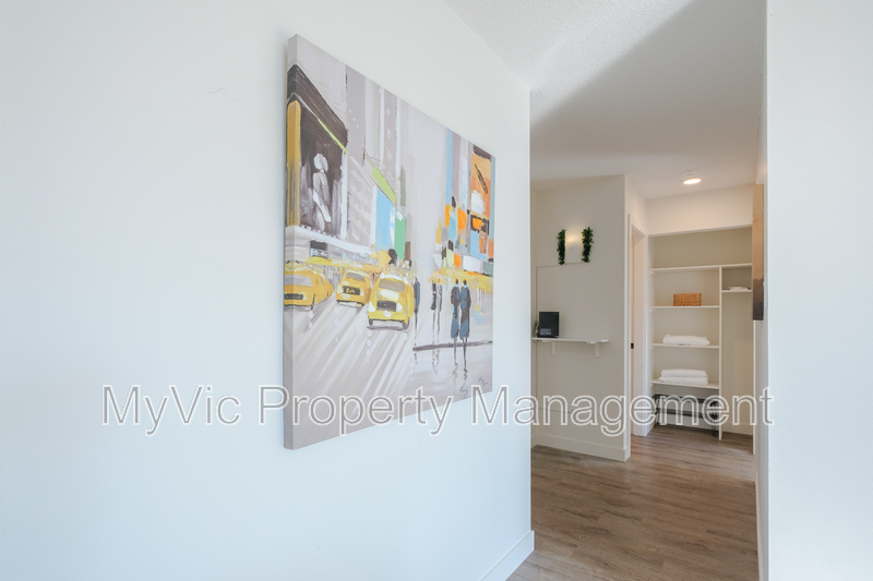 Edmonton Condo: 8927 82 Avenue Northwest