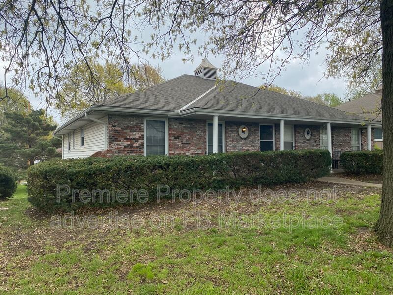 Kansas City Townhome: 4327 Sterling Ave