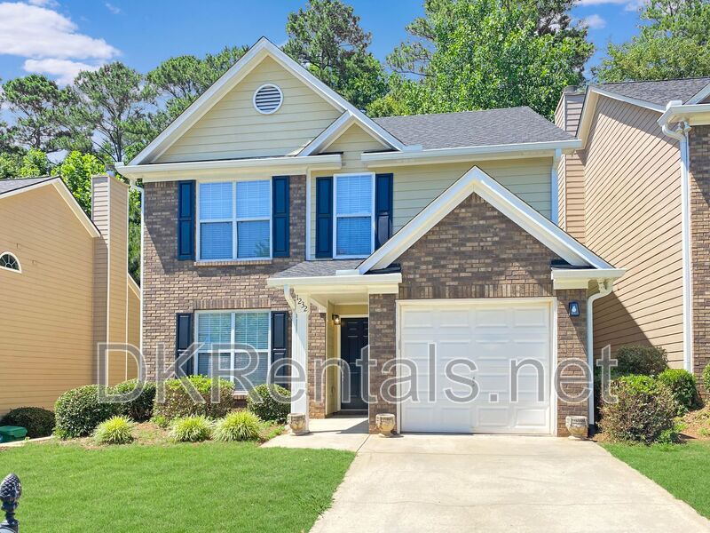 Atlanta House: 1232 Gates Cir SE