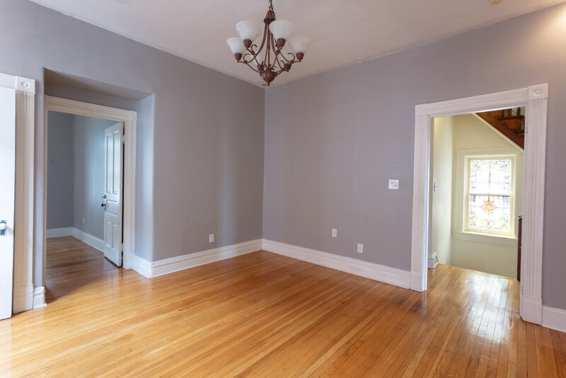 St. Louis Condo: 3628 A Wyoming St - 2F