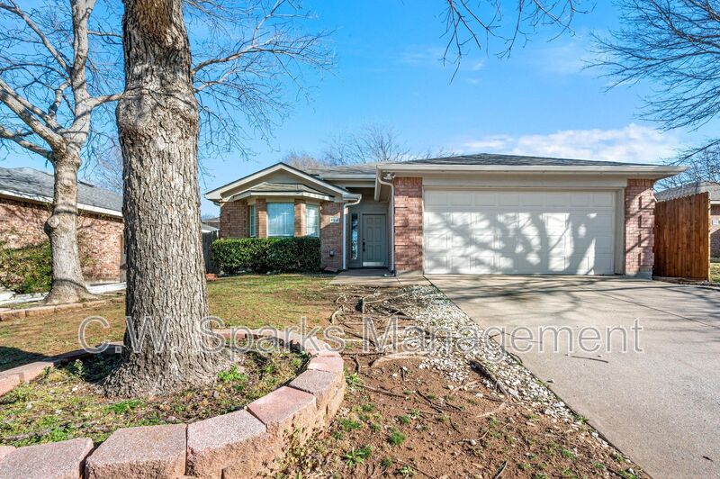 McKinney House: 4913 Mountain Ridge Lane