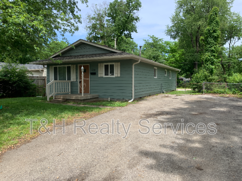 Indianapolis House: 3030 Roberta Drive