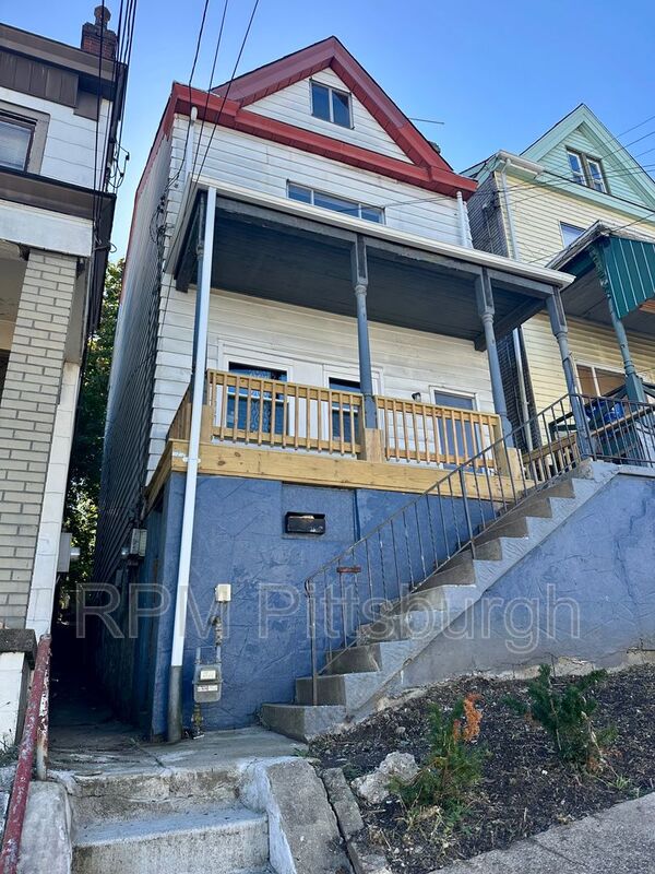 Pittsburgh House: 2330 Eccles St