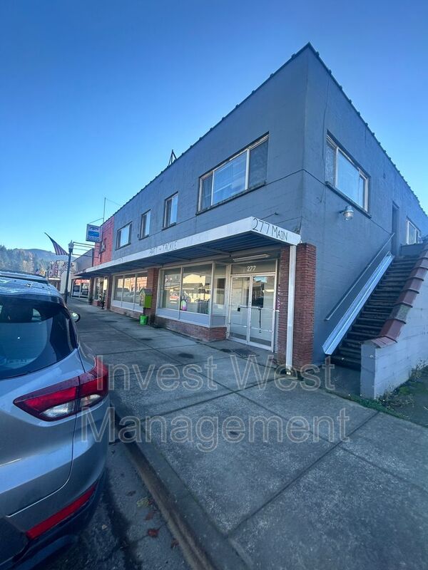 Morton House: 277 Main Street