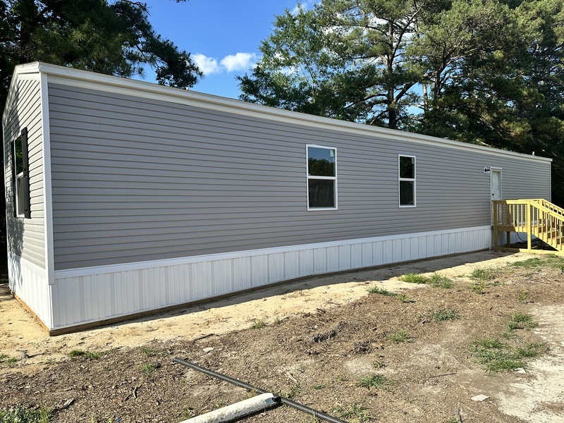 Lumberton House: 3525 E Elizabethtown Rd