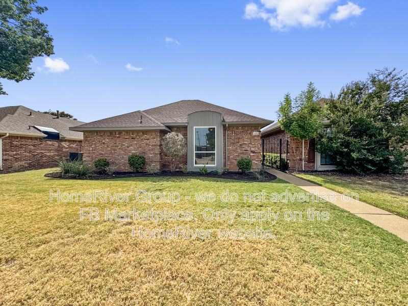 Plano House: 3405 Wells Dr