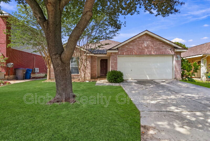 San Antonio House: 7411 Tamburo Trail