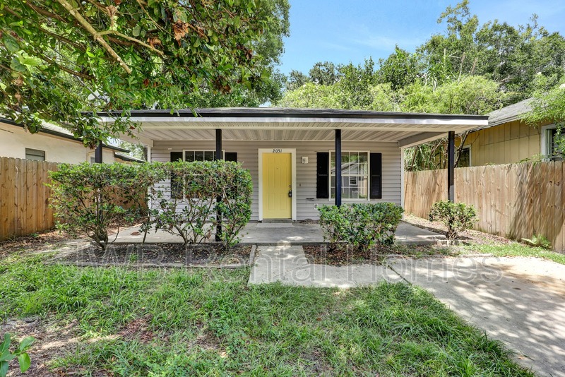 Jacksonville House: 2051 Yulee St
