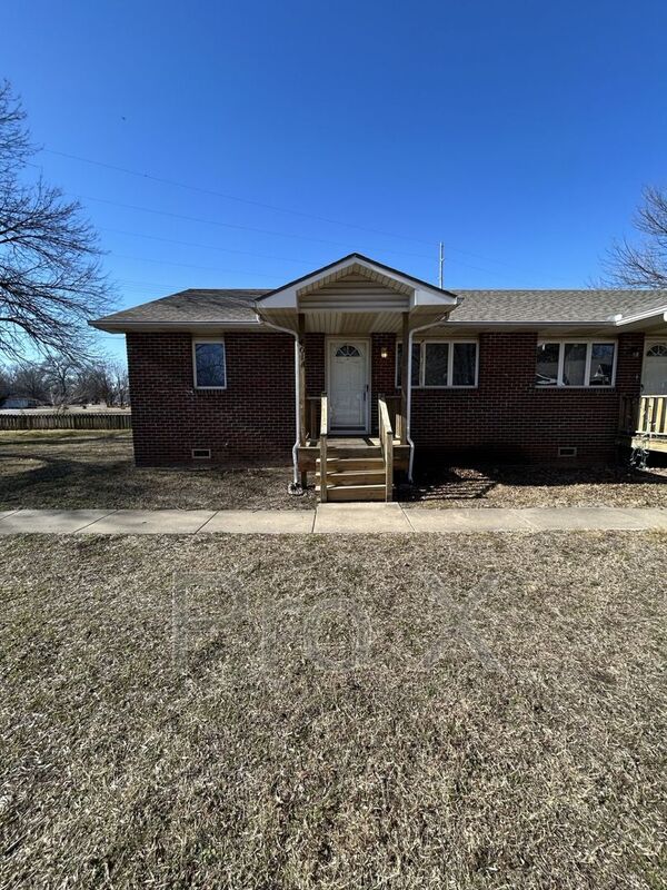 Pittsburg Condo: 401 E. Adams