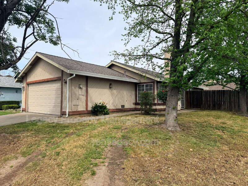 Sacramento House: 7733 Robinette Rd