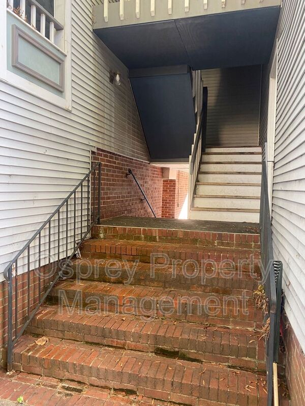 Cozy 1 Bedroom Condo in the heart of Downtown Portsmouth - Slider navigation 3