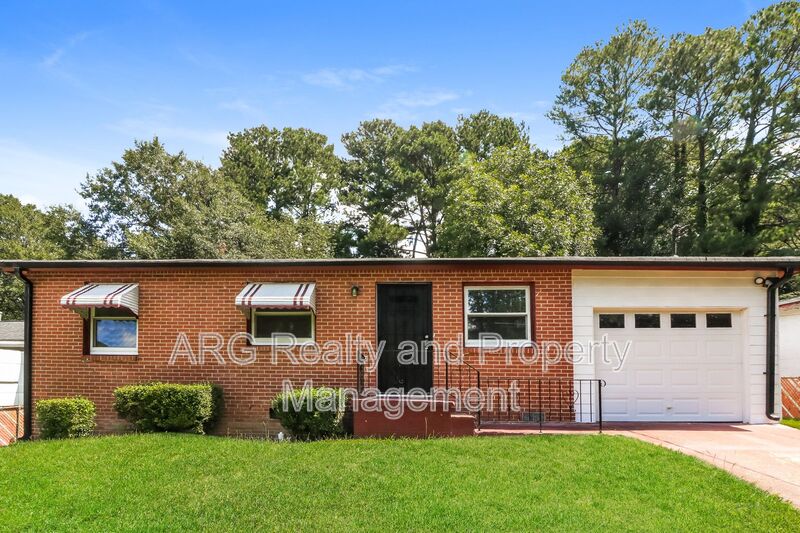 Atlanta House: 2845 Cardo Dr