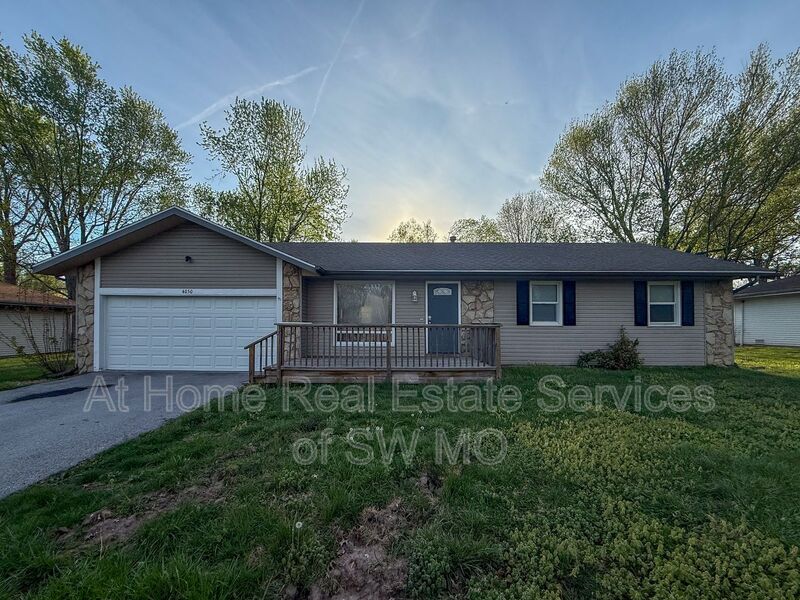 Springfield House: 4050 S Ridgecrest Drive
