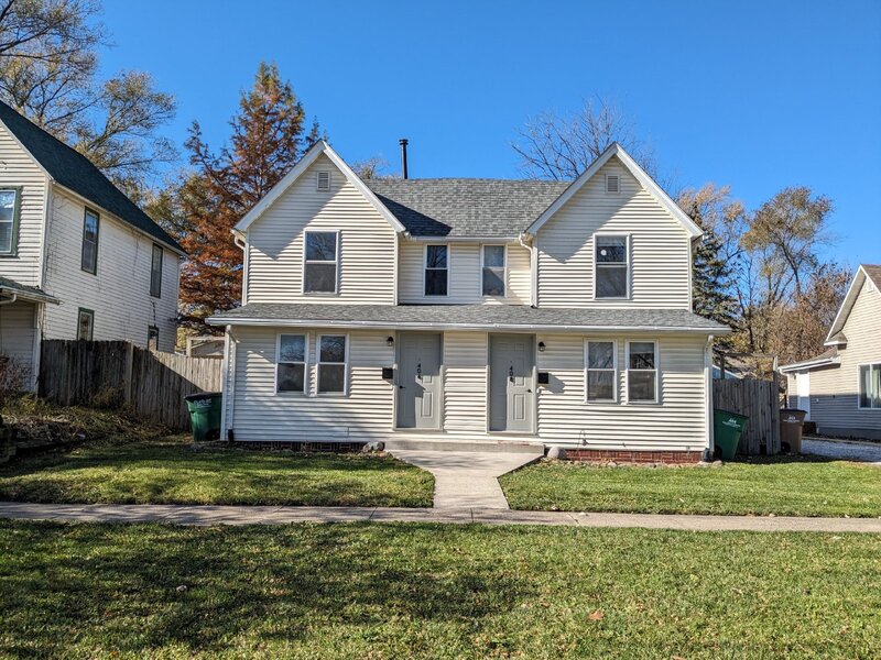 West Des Moines Condo: 406 7th St