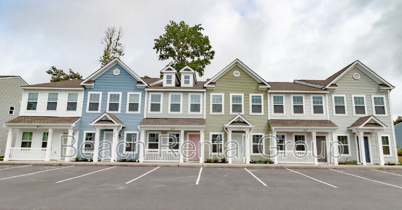 LITTLE RIVER Townhome: 223 CRESCENT WAY