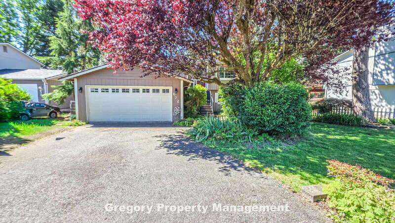 Bothell House: 622 204th Street Southeast