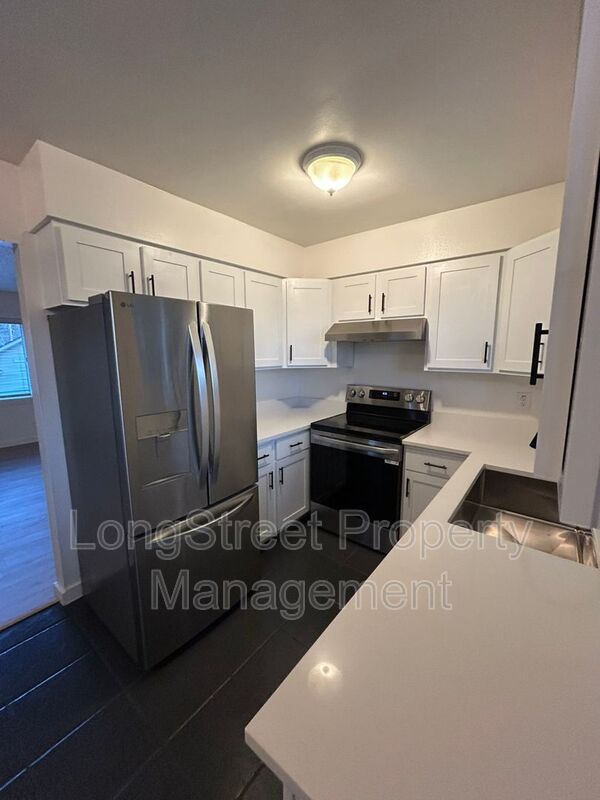 Tigard Condo: 11380 SW Greenburg Rd