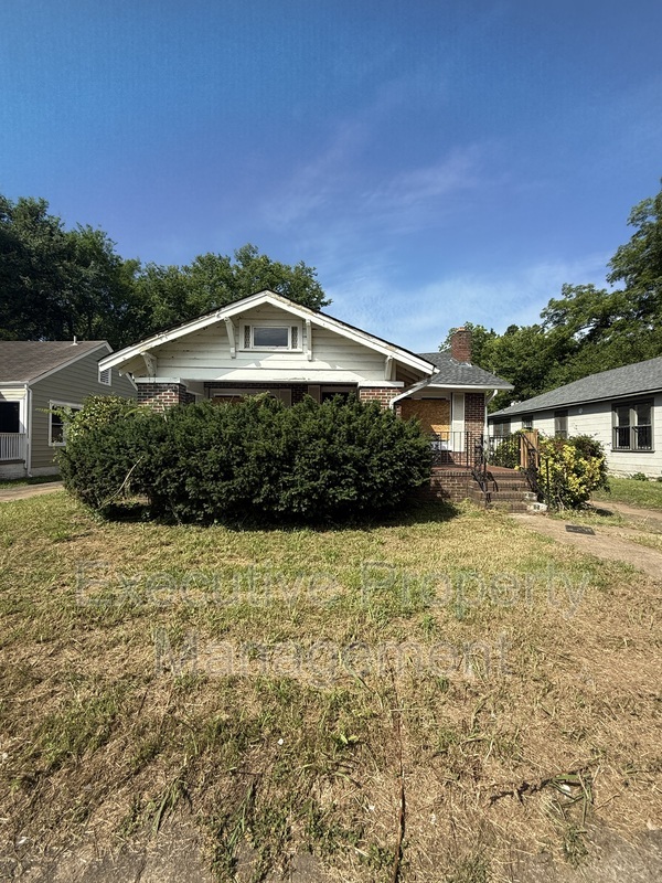 Birmingham House: 4736 Court S