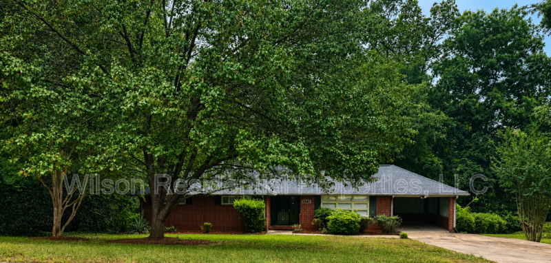 Winston-Salem House: 3941 Pomeroy Drive