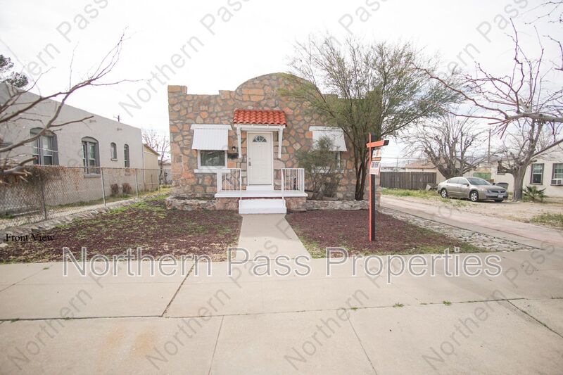 El Paso House: 4416 La Luz