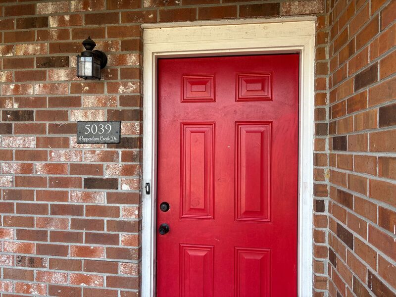 North Charleston House: 5039 Popperdam Creek Dr