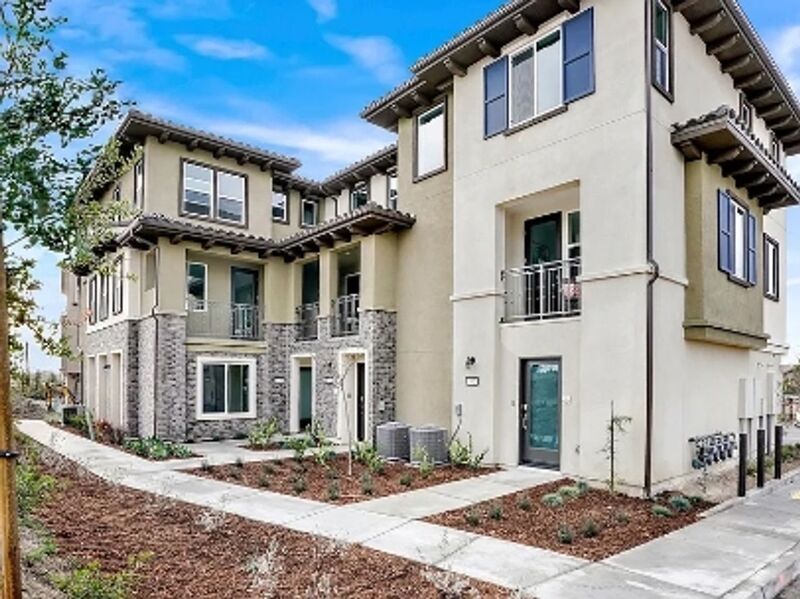 San Diego House: 13480 Lopelia Meadows Place