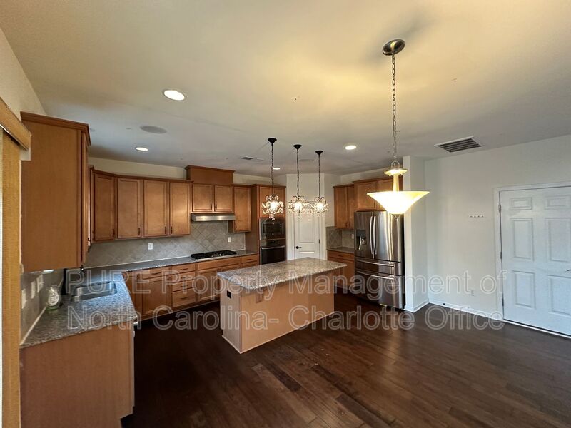 Harrisburg House: 7140 Streamhaven Dr