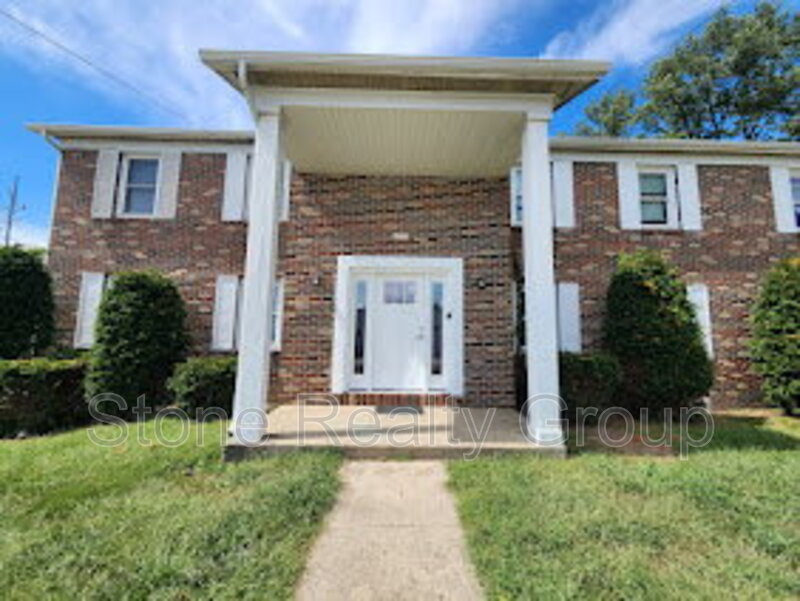 Paris Condo: 625 S Austin St