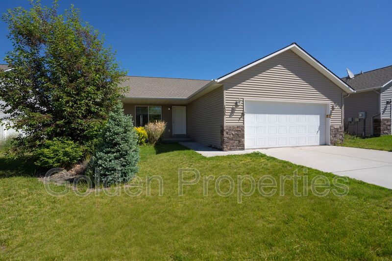 Post Falls House: 1505 East Yellowstone Avenue