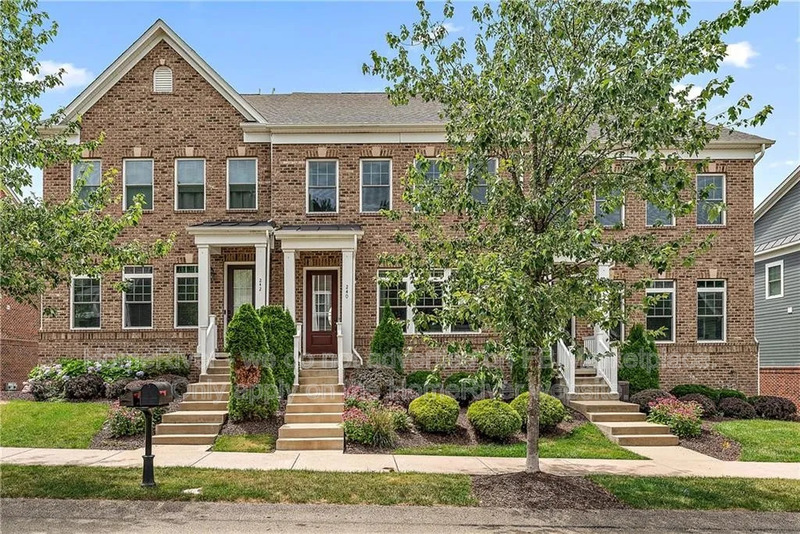 Mars House: 240 Venango Trl