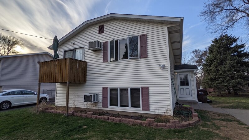 Hastings Condo: 118 25th St W