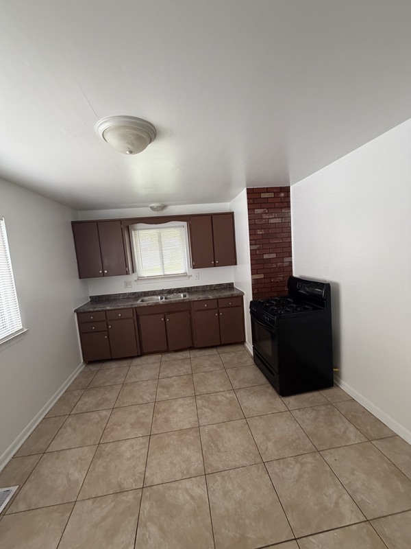 Inkster House: 29708 Grandview Street