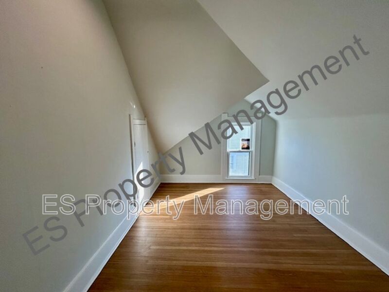 Beautiful and Spacious 4 Bedroom, 2.5 Bathroom home.  - Photo 22