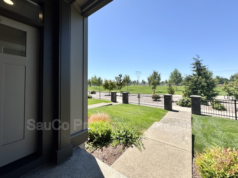 Hillsboro House: 5531 SE Logan Ln