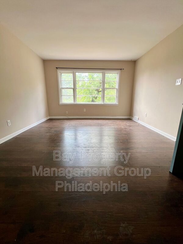 Darby Condo: 109 Main St