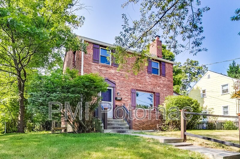 Silver Spring House: 2710 Emmet Rd