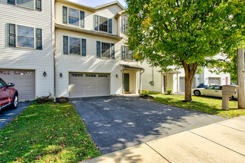 Ephrata House: 4 Lime Street