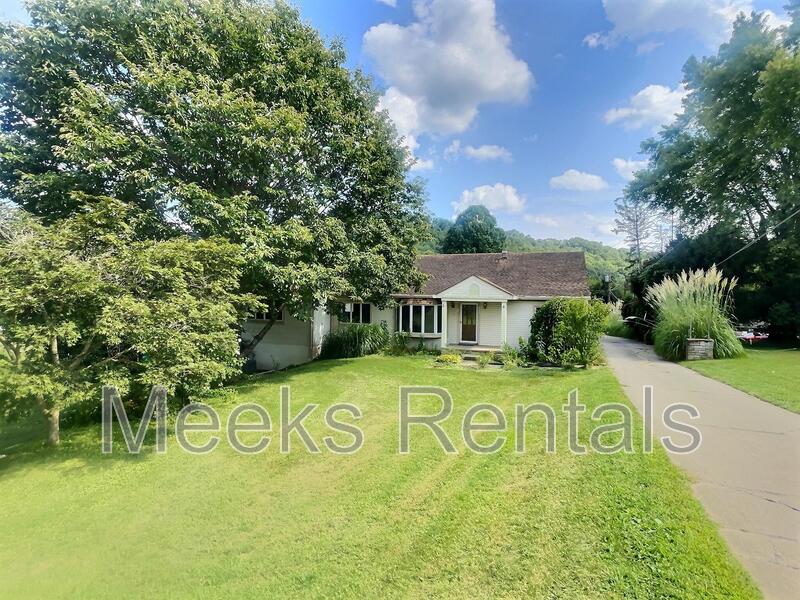 Hurricane House: 25 Botley Lane