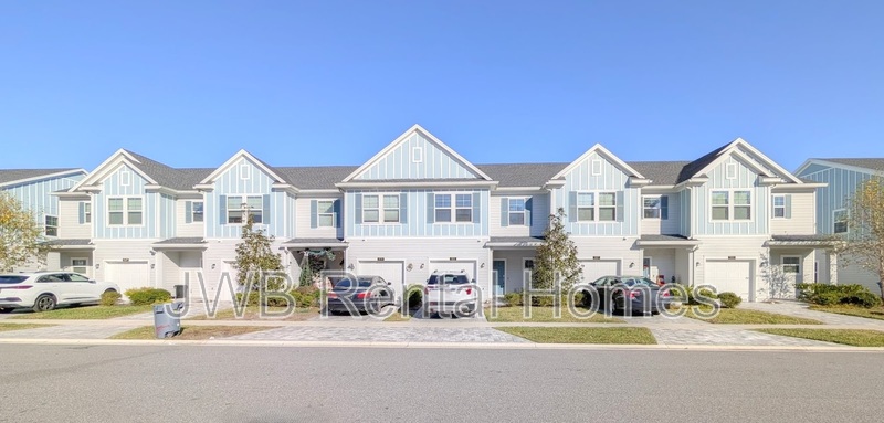 Saint Johns House: 383 Boracay Cir