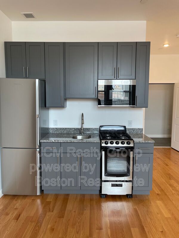 Lynn Condo: 64 Market Street