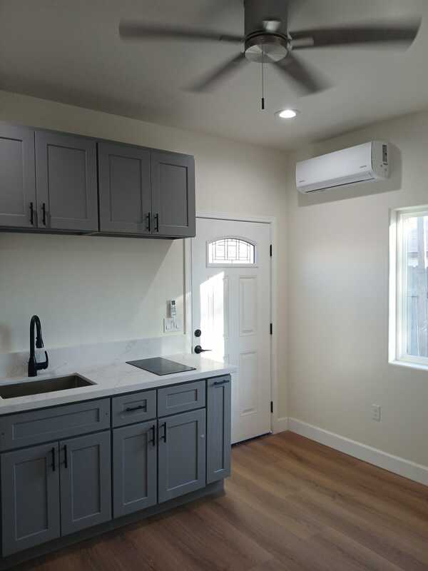 Bakersfield House: 801 Wilson Ave