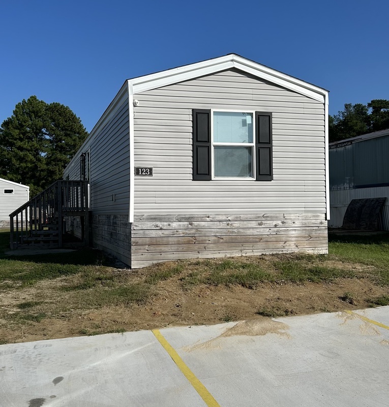 Rocky Mount House: 123 S. King Richard Ct.
