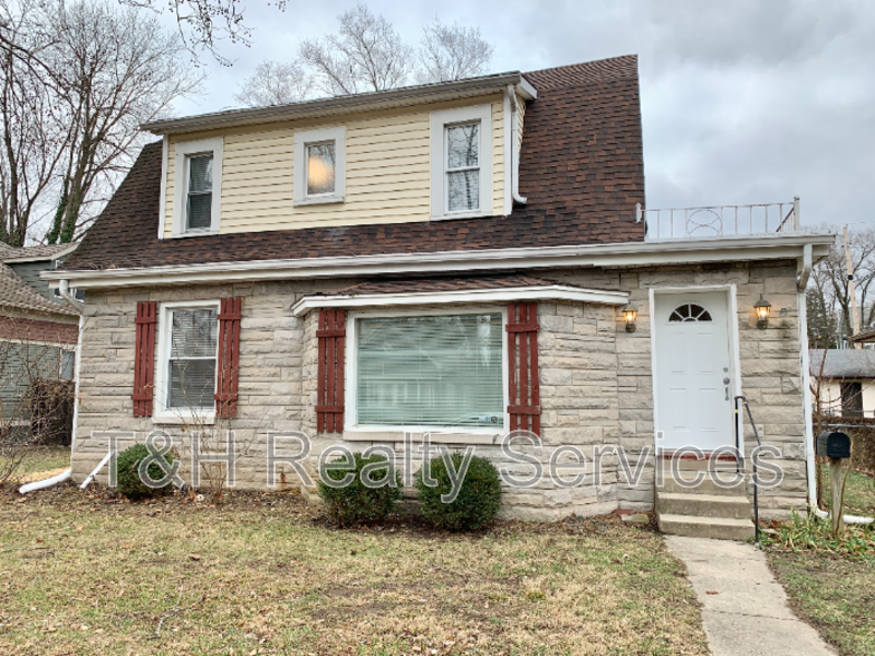 Indianapolis House: 6155 Broadway Street