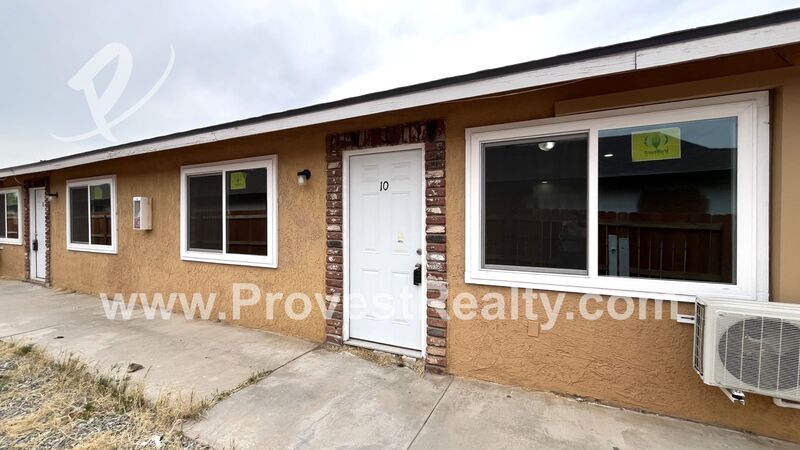 Adelanto House: 11800 White Ave