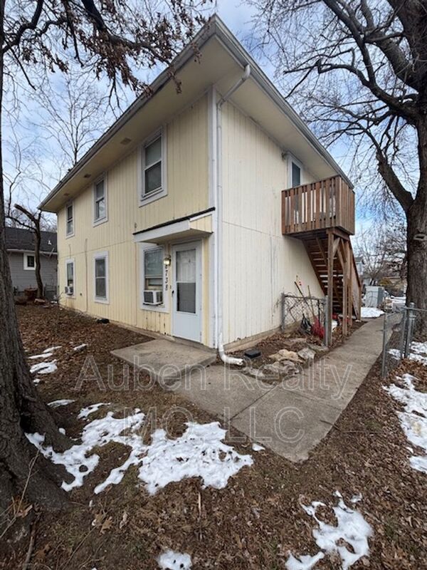 Independence Condo: 8738 E. Thompson Ave.