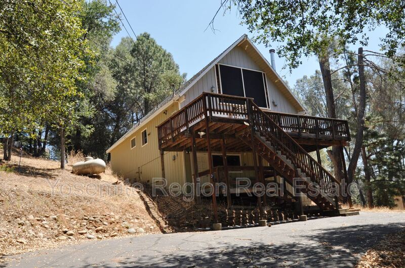 Groveland House: 20415 Pine Mountain Drive