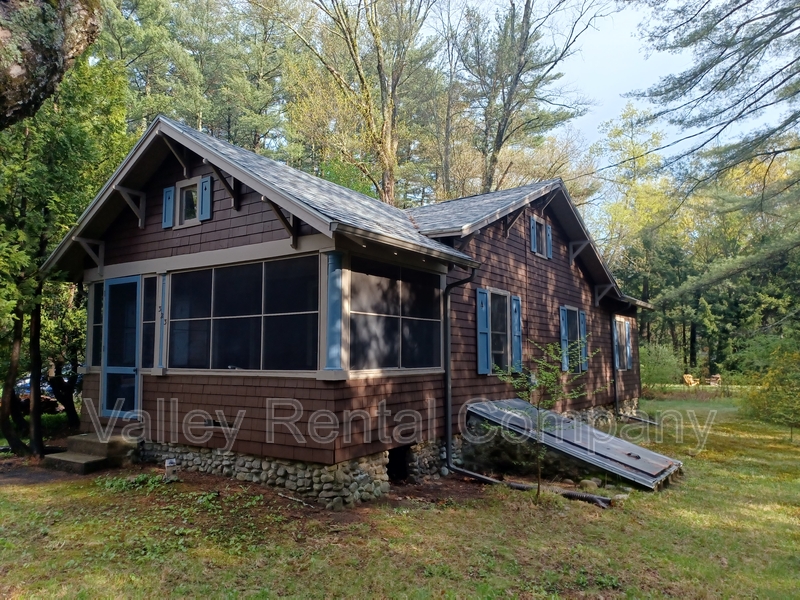 Amherst House: 323 Pelham Road