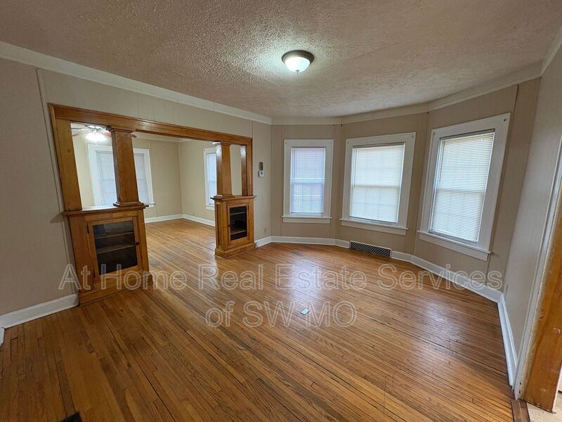 Springfield House: 400 W Ildereen