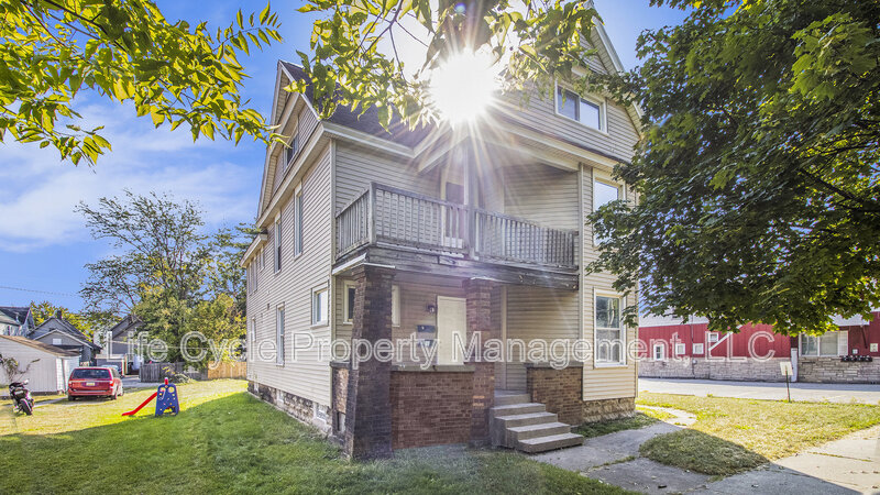 Grand Rapids Condo: 1312 Hamilton Avenue Northwest - 2
